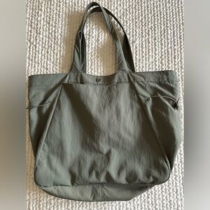 lululemon drawstring tote
